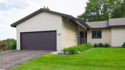 1223 Knollwood Trl, Altoona, WI 54720