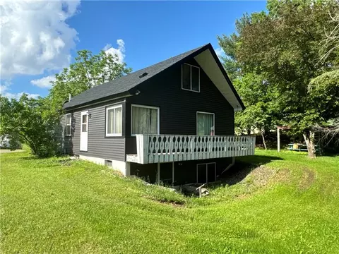 2261 Beede Lake Trl, Eureka, WI 54024