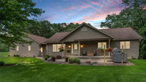 9460 S Hillview Rd, Fall Creek, WI 54742
