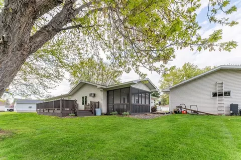 418 E Main St, Thorp, WI 54771 photo 4