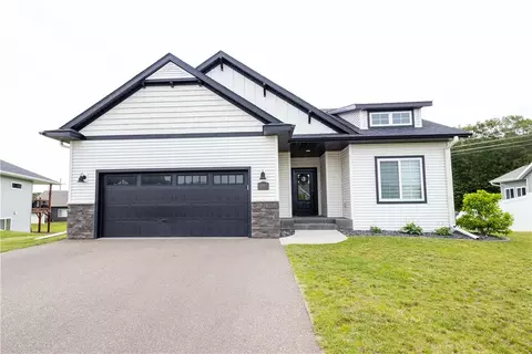 5177 Waylon St, Eau Claire, WI 54703