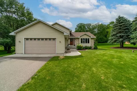 74 W Woodridge Dr, River Falls, WI 54022