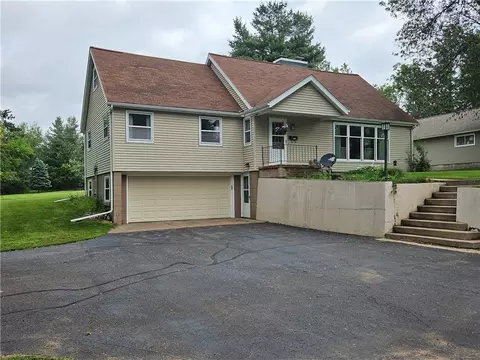101 Park Ave E, Ladysmith, WI 54848