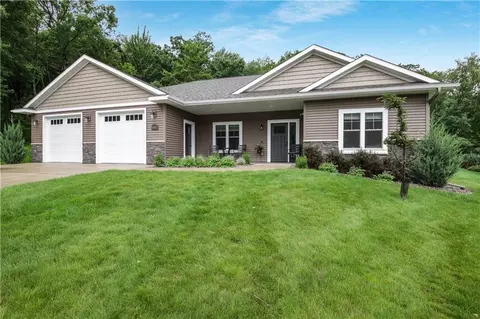 4420 Fairfield Ct, Eau Claire, WI 54701