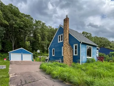 5274 N Shore Dr, Eau Claire, WI 54703