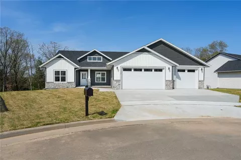 1122 Craven Ct, Eau Claire, WI 54703