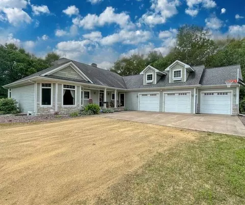 1055 6 12 Ave, Hillsdale, WI 54733