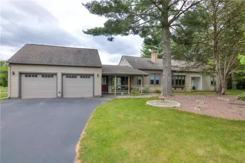 4077 110th St, Chippewa Falls, WI 54729