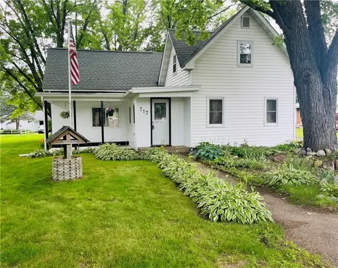 717 4th St, Chetek, WI 54728