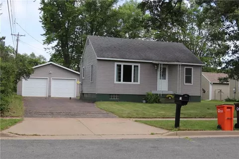 519 6th St W, Altoona, WI 54720