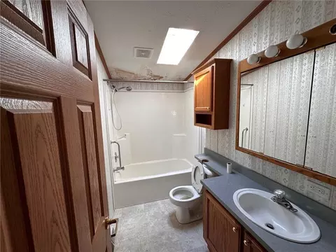 Bath - 15154 W Nelson Lake Rd, Hayward, WI 54843 photo 2 of 3