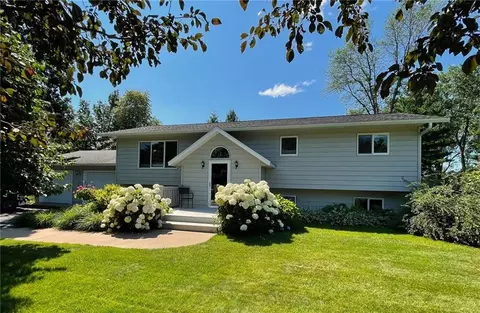 2918 S Plum Tree Cir, Menomonie, WI 54751