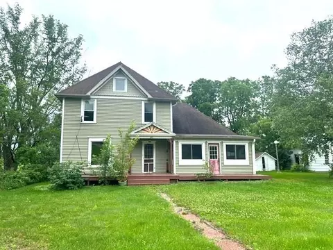 527 W Mill Rd, Blair, WI 54616