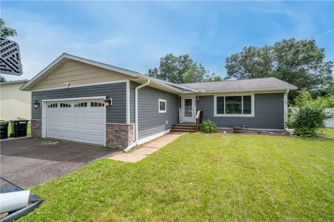 1006 Julie Ln, Menomonie, WI 54751