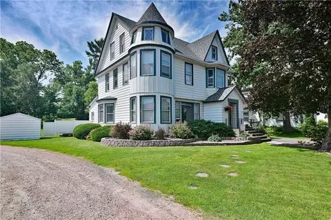 6 W Division Ave, Barron, WI 54812