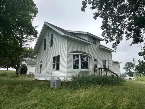 996 13th St, Hillsdale, WI 54733