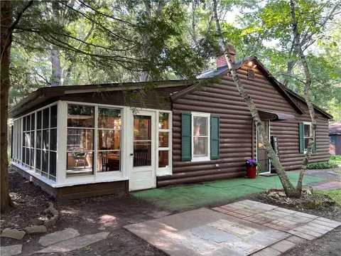 6575 W North Shore Dr, Eau Claire, WI 54703