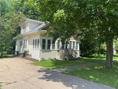 1215 8th St E #1, Menomonie, WI 54751