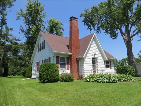 Exterior - 403 E Main St, Thorp, WI 54771 photo 2 of 5