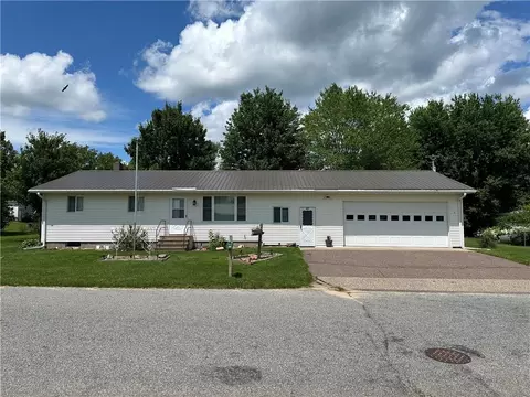 415 4th St, Fairchild, WI 54741