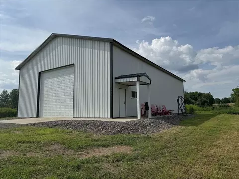 647 S 6th St, Clayton, WI 54004