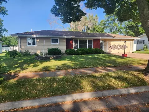 2804 12th St, Eau Claire, WI 54703