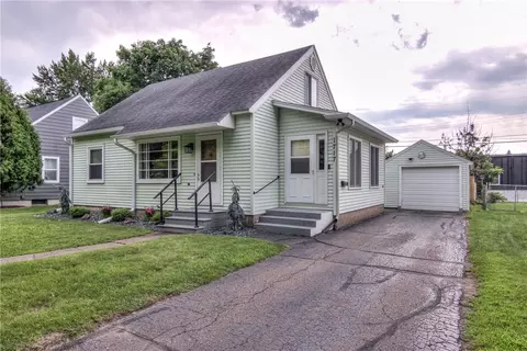 1717 Ohm Ave, Eau Claire, WI 54701