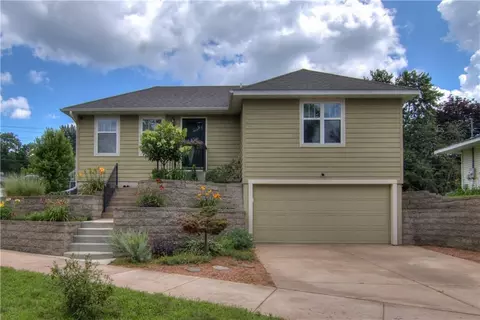 1317 Boulevard Pl, Eau Claire, WI 54703