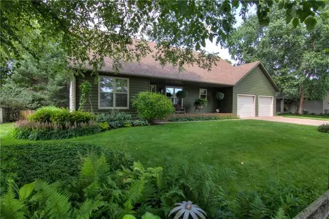 3532 W Parkside Cir, Eau Claire, WI 54701