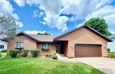 2006 Meadow Ln, Eau Claire, WI 54701