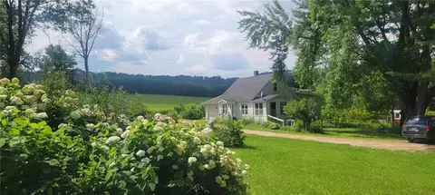 n3520n3502 E Bluff Rd, Humbird, WI 54746