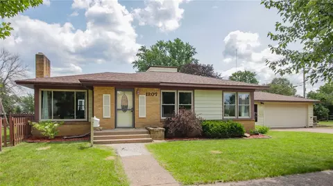 1207 Agnes St, Eau Claire, WI 54701