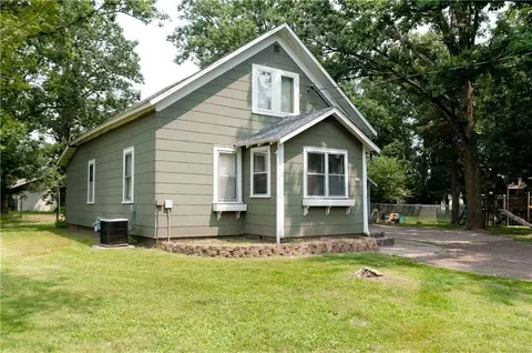 403 E Coleman St, Rice Lake, WI 54868