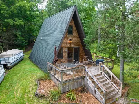 9900 N Peninsula Dr, Phillips, WI 54555