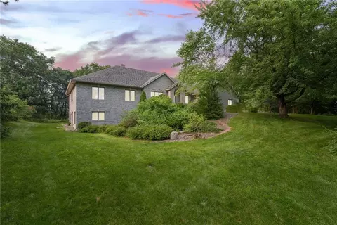 1420 Lake Rd, Altoona, WI 54720