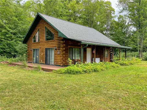 850 W Hunters Park Dr, Hawkins, WI 54530