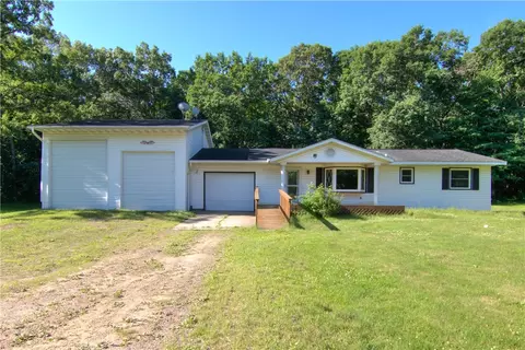9821 Deer Park Rd, Eau Claire, WI 54703