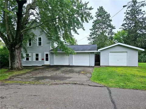 802 E 2nd St S, Ladysmith, WI 54848