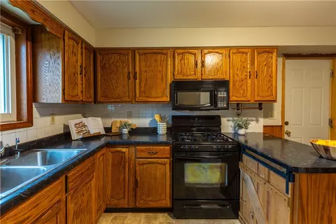 401 E Main St, Thorp, WI 54771 photo 3