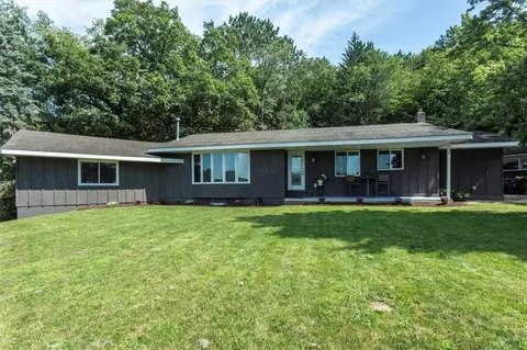1606 E Division St, River Falls, WI 54022