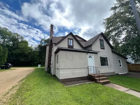 1612 9th St, Menomonie, WI 54751