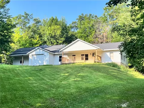 356 16th St, Dallas, WI 54733
