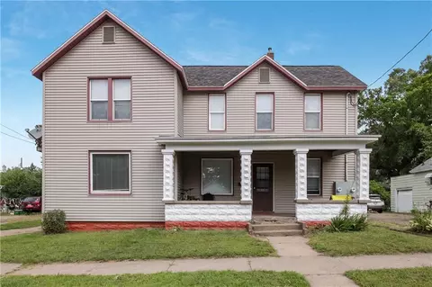 1418 E Madison St #1 & 2, Eau Claire, WI 54703