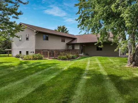 621 Glover Rd, Hudson, WI 54016