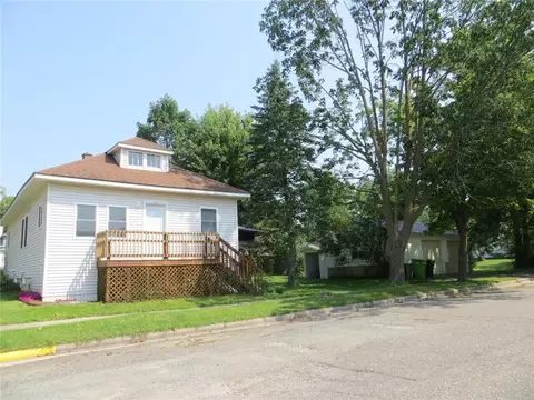 301 E School St, Thorp, WI 54771