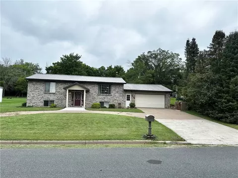 818 Highland Ave, Mondovi, WI 54755