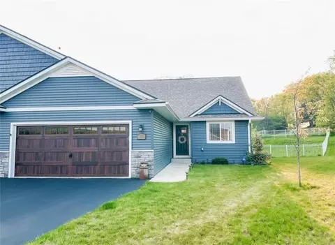 5144 Hobbs Ct, Eau Claire, WI 54703