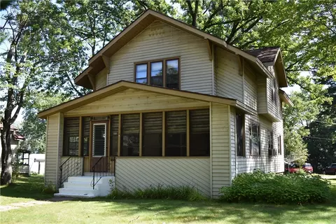 911 N Wilson Ave, Rice Lake, WI 54868