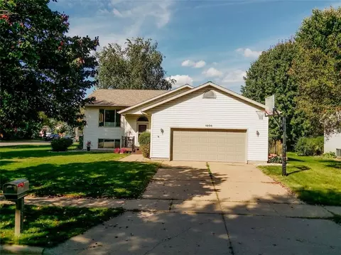 1906 Sierra Dr S, Eau Claire, WI 54701