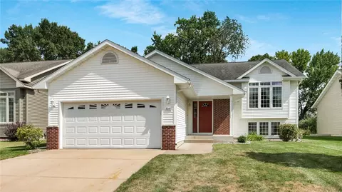 3203 Summerfield Dr, Eau Claire, WI 54701